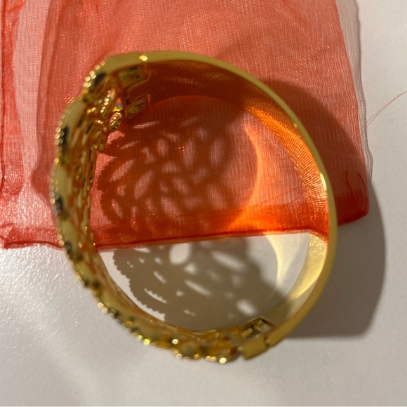 Elegant Gold, Rose Gold and Silver Women's Bracelet cuff - Picture 3 of 8